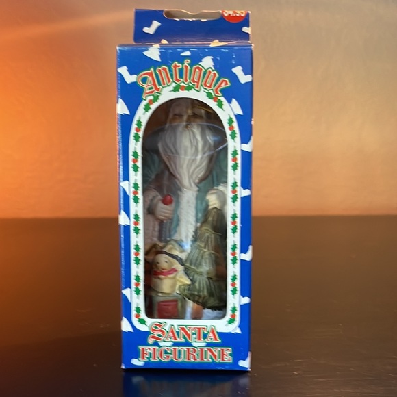 Hand painted Porcelain Santa Figurines - Picture 4 of 6